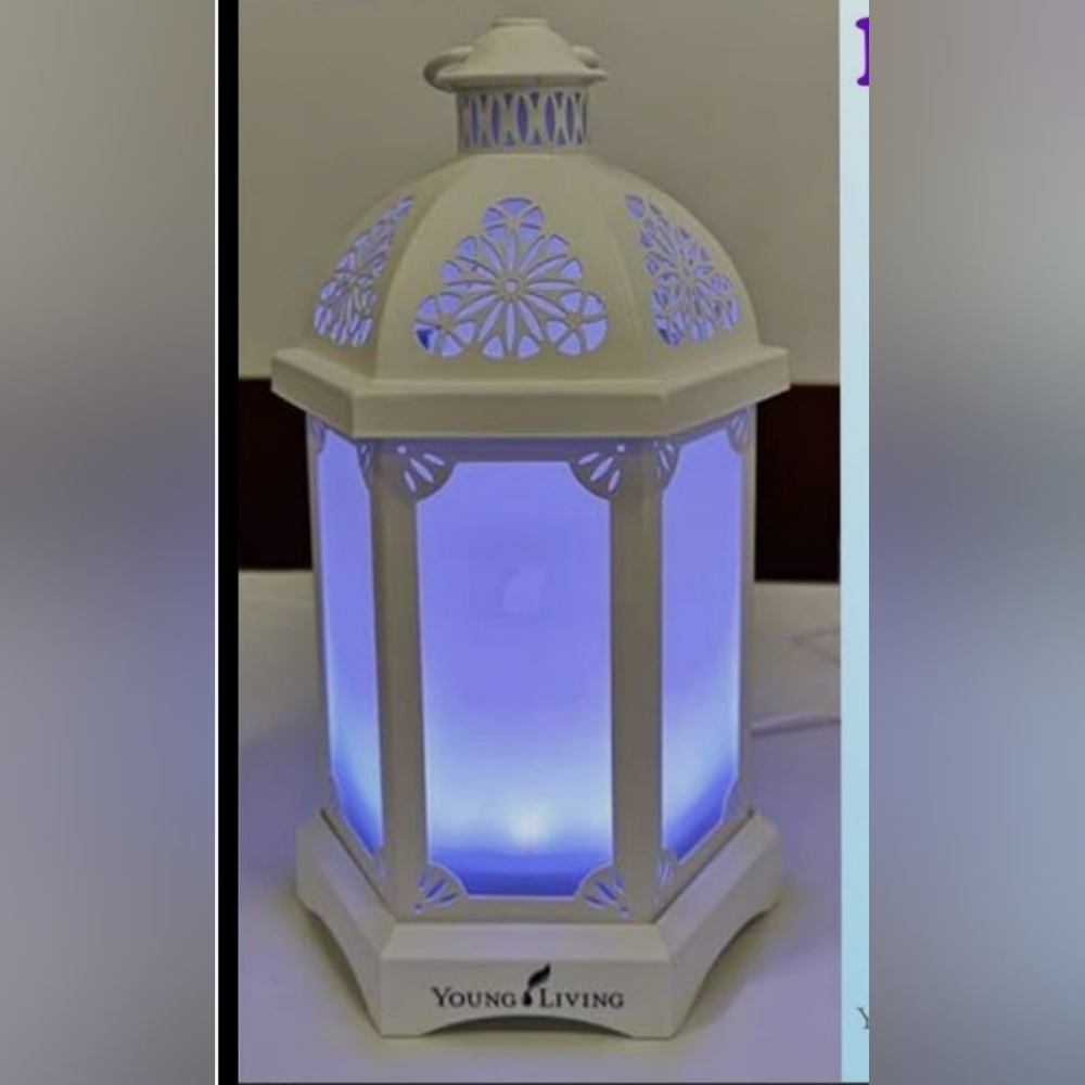 ⭐️⚡️ NWT Young Living Lantern Diffuser in White